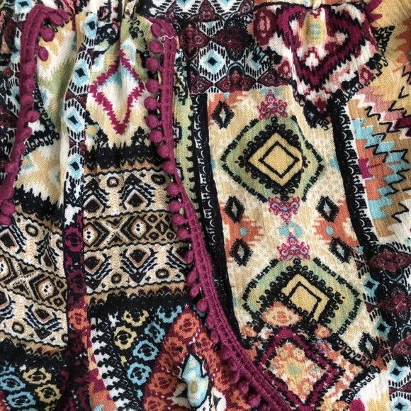 Flowy aztec printed shorts - Picture 3 of 4